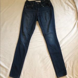 Skinny Highrise Jeans